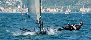 RS700 – high performance single-handed skiff with trapeze and gennaker