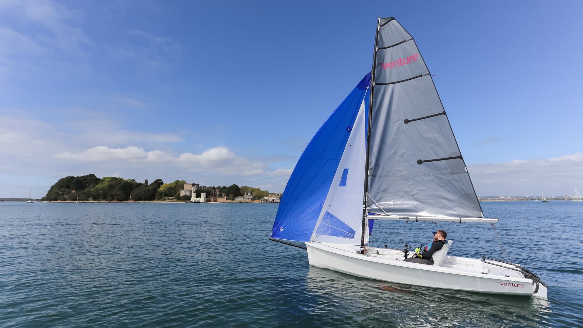 racing small sailboats